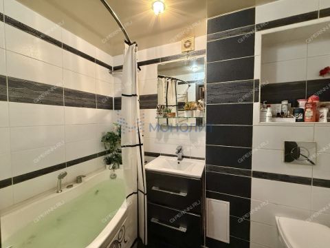 3-komnatnaya-ul-respublikanskaya-d-33 фото