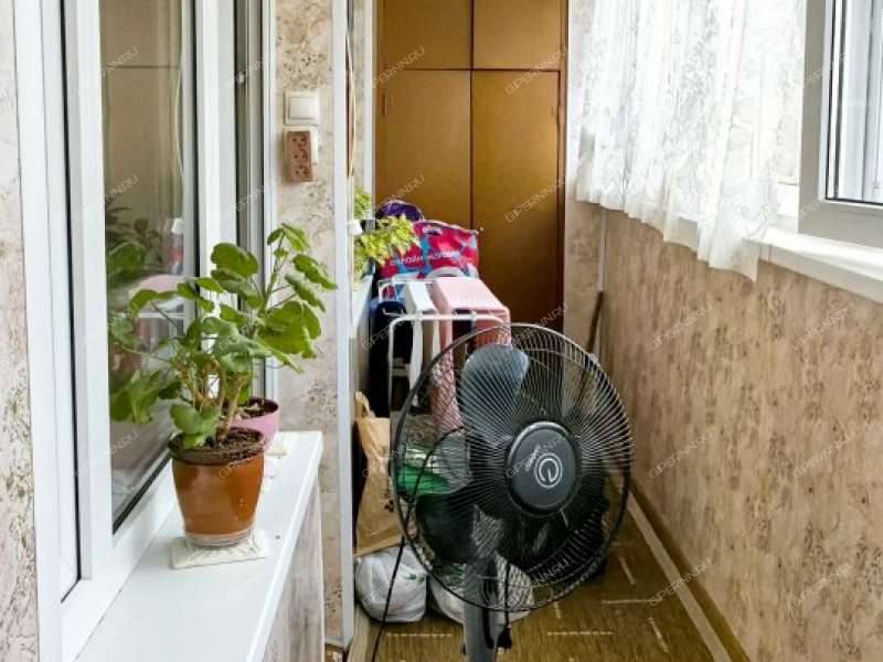 трёхкомнатная квартира на улице Октябрьской Революции дом 42