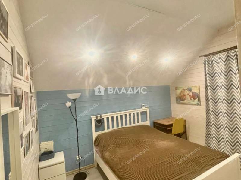 дом на Приозёрной улице деревня Крутая