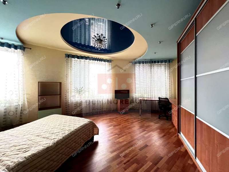 трёхкомнатная квартира на Большой Покровской улице дом 20б