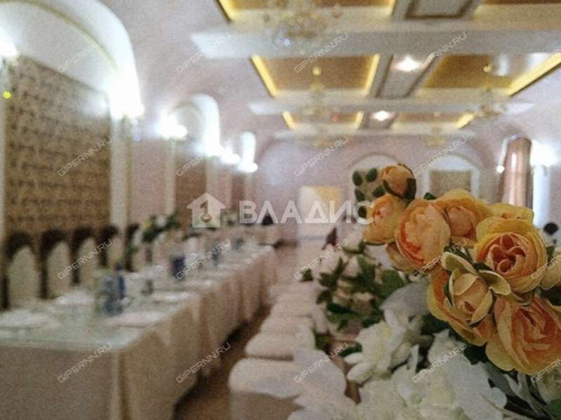 здание под офис, торговую площадь на улице Туполева город Балахна