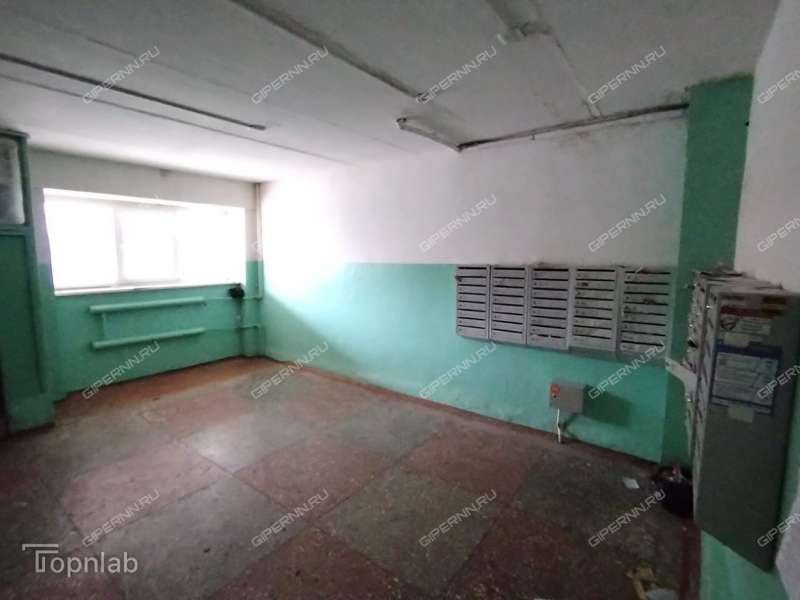 четырёхкомнатная квартира в 2-м микрорайоне дом 1 город Кстово