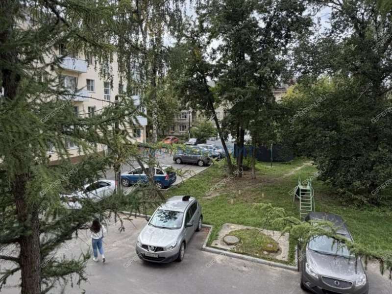 трёхкомнатная квартира на улице Июльских Дней дом 18