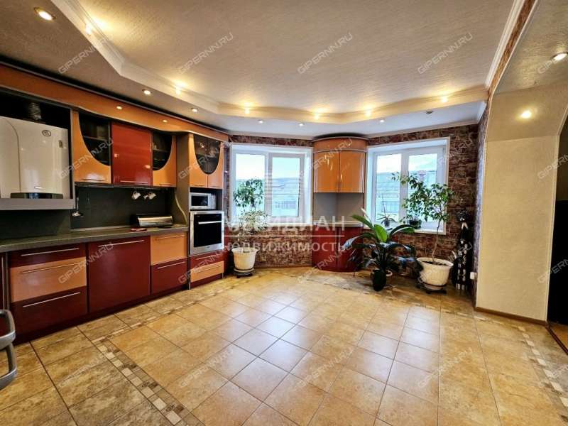 трёхкомнатная квартира на улице Ленина дом 161/2 город Бор