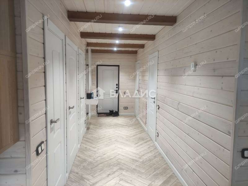 дом на улице Школьная деревня Комарово