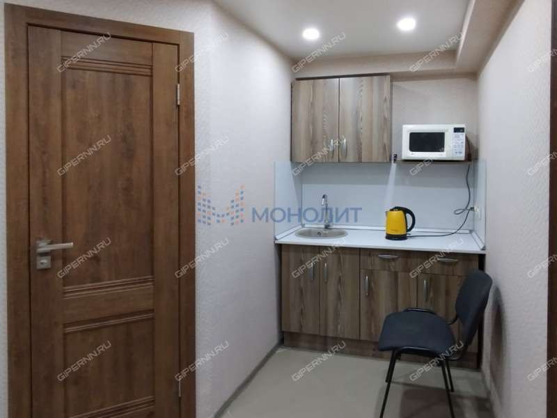 помещение под офис, недвижимость под салоны красоты на улице Германа Лопатина