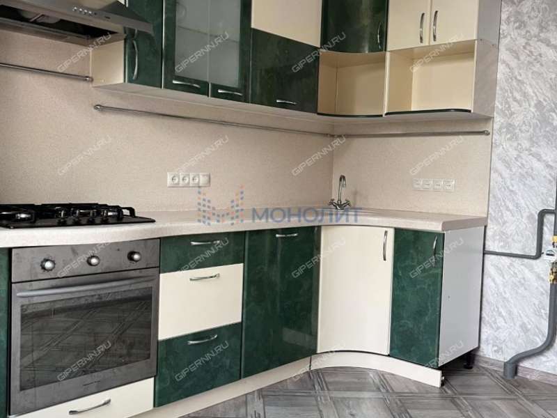 трёхкомнатная квартира на улице Гвардейцев дом 8