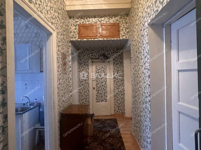 трёхкомнатная квартира на улице Страж Революции дом 6/3