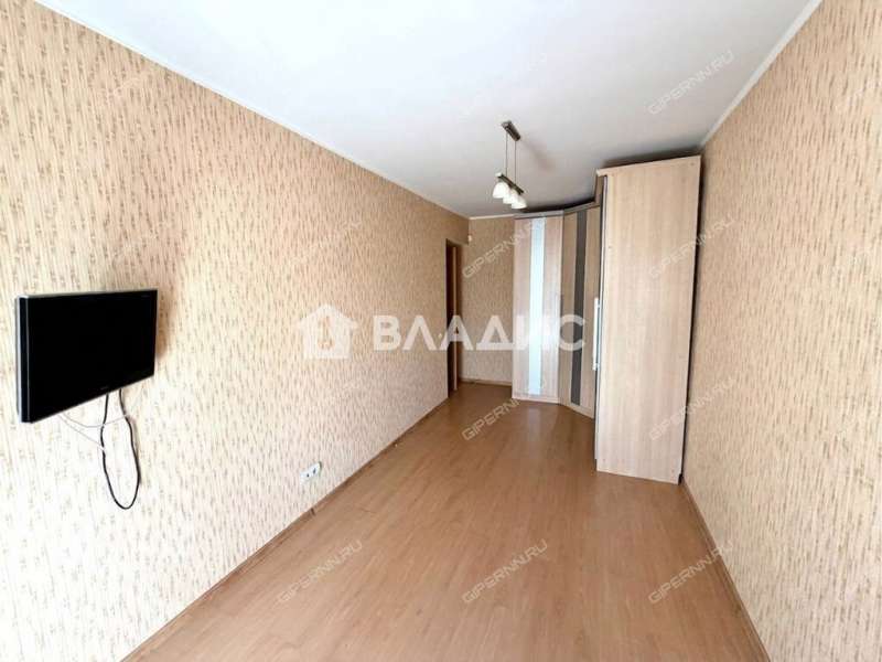 трёхкомнатная квартира на улице Героя Советского Союза Усилова дом 1