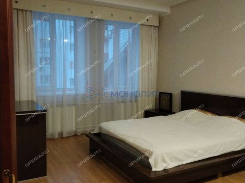 четырёхкомнатная квартира на улице 40 лет Октября дом 5б