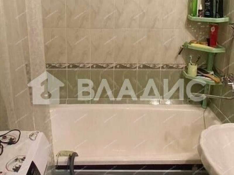 трёхкомнатная квартира на улице Родионова дом 180