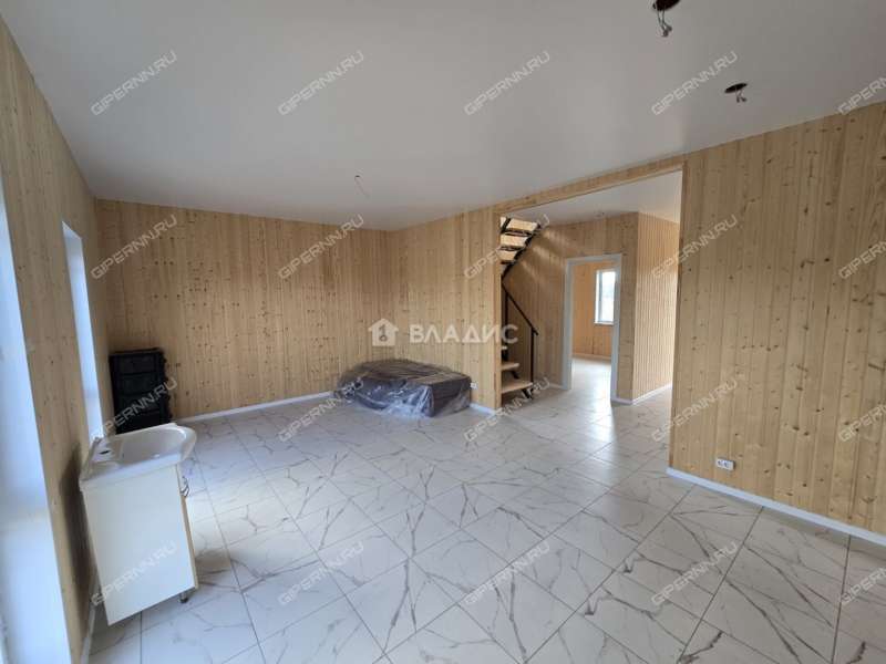 дом на улице Еловая коттеджный посёлок Клевер