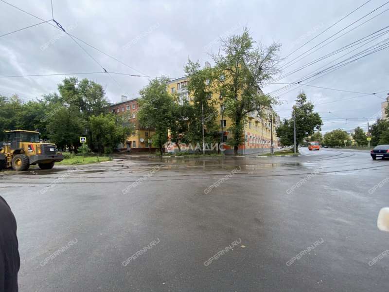 помещение под помещение свободного назначения на улице Октябрьской Революции