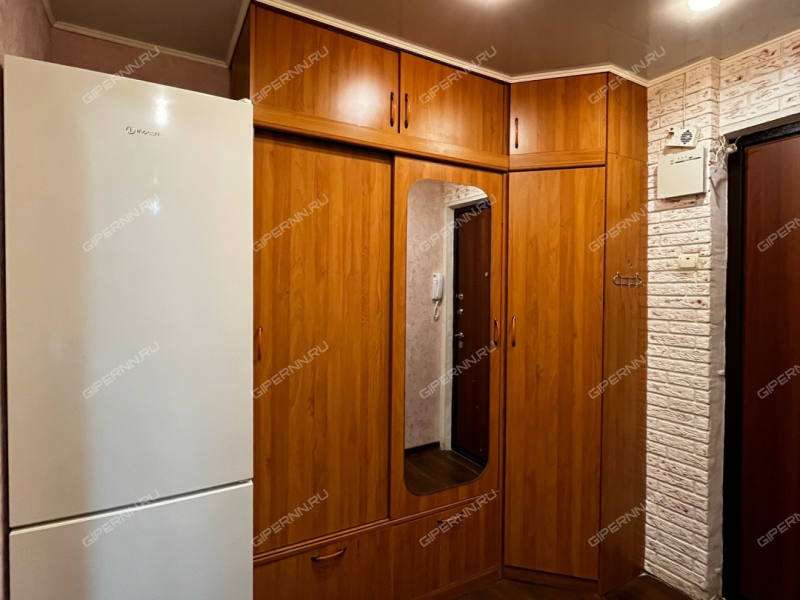 трёхкомнатная квартира в 3-м микрорайоне дом 6 город Кстово