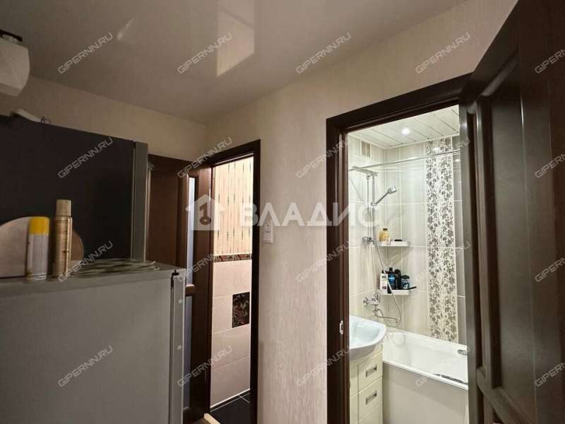 трёхкомнатная квартира на улице Старых Производственников дом 20