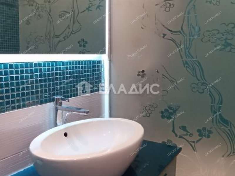 однокомнатная квартира на Волжской набережной дом 8