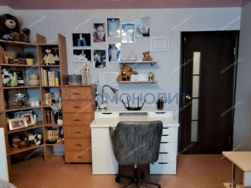 трёхкомнатная квартира на Вятской улице дом 9