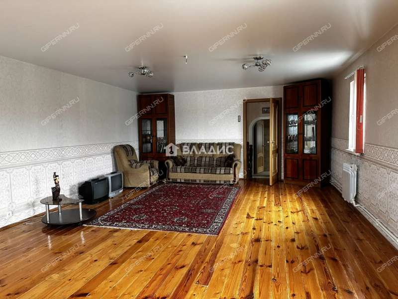 дом на улице Зеленкина село Безводное