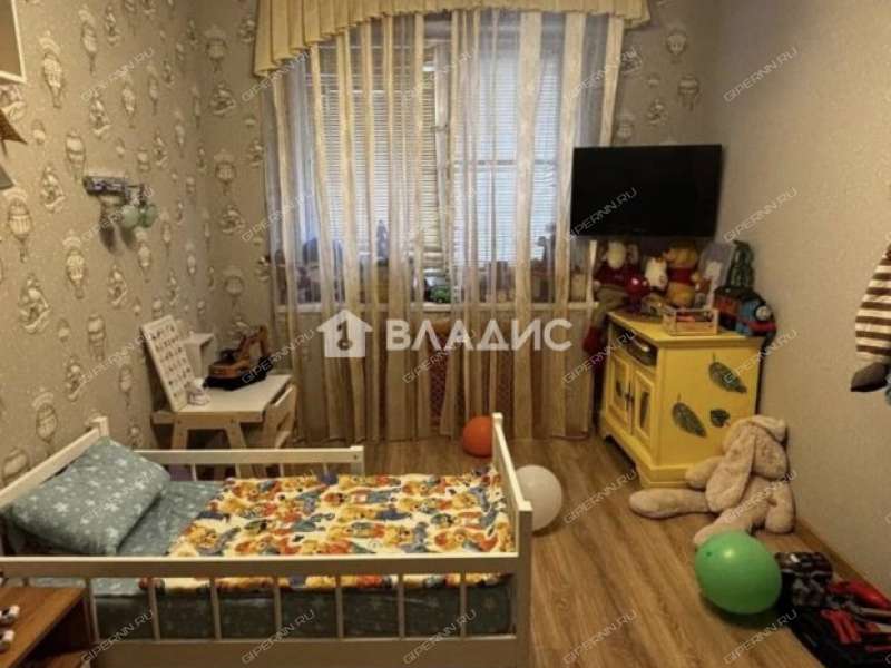 трёхкомнатная квартира на улице Родионова дом 165 к1