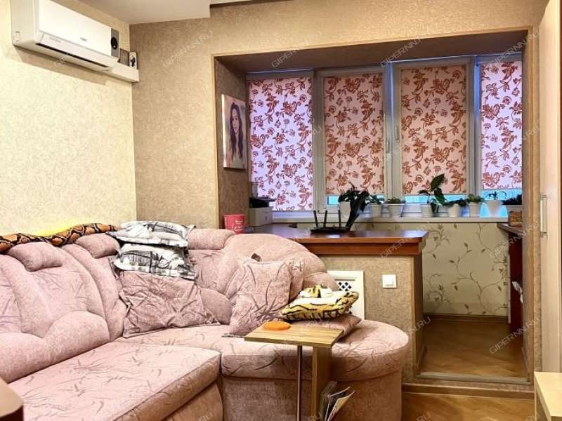 трёхкомнатная квартира на улице Советской Армии дом 15а