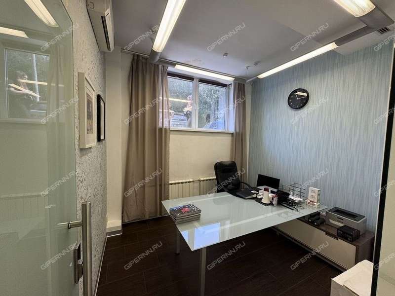 помещение под торговую площадь на Студеная ул., д.68а