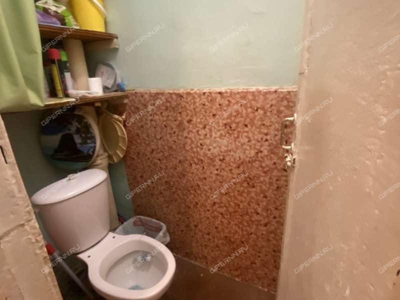 комната в доме 42 на улице Бурденко