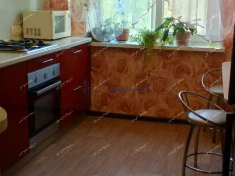 трёхкомнатная квартира на улице Коминтерна дом 14