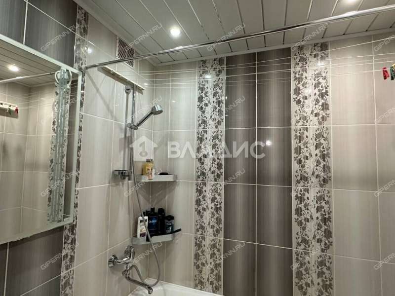 трёхкомнатная квартира на улице Старых Производственников дом 20