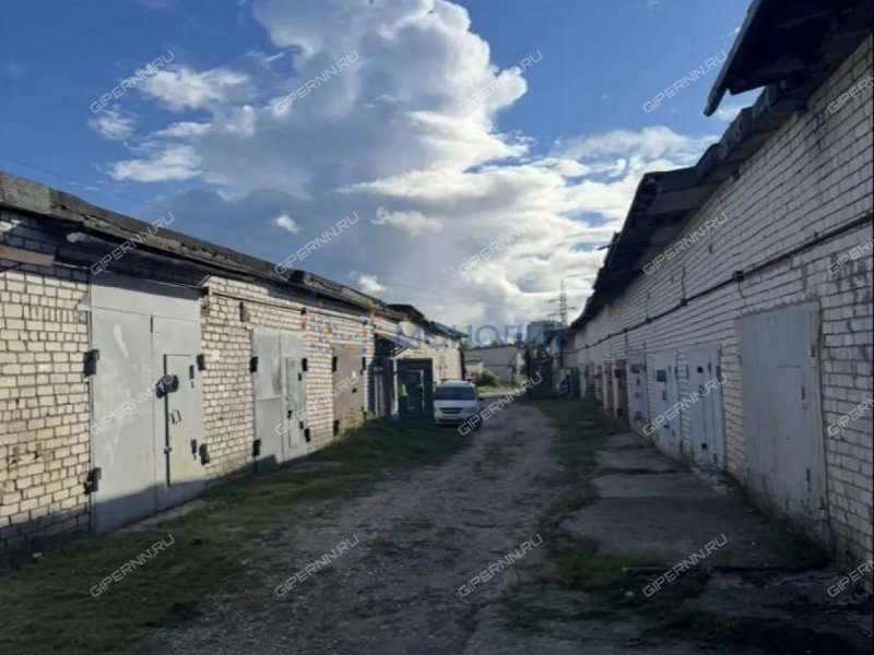 гараж на улице Сутырина