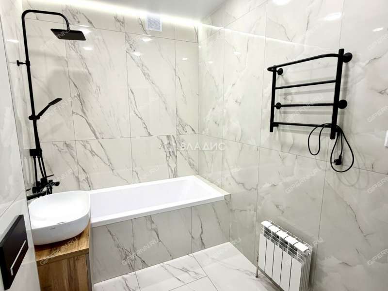 двухкомнатная квартира на улице Родионова дом 202