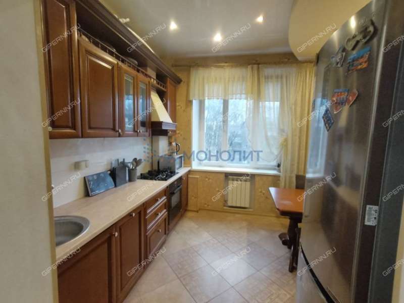 трёхкомнатная квартира на улице Коминтерна дом 168