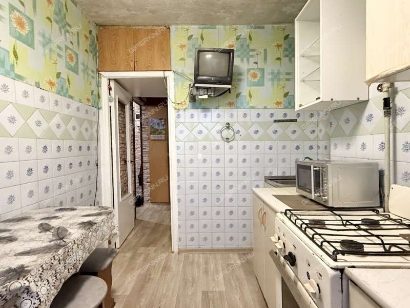 трёхкомнатная квартира на улице Политбойцов дом 12