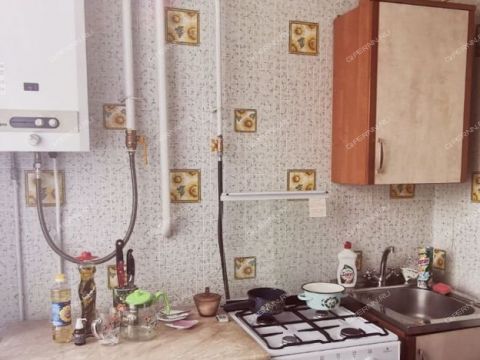 1-komnatnaya-ul-geroya-sovetskogo-soyuza-poyushheva-d-7 фото