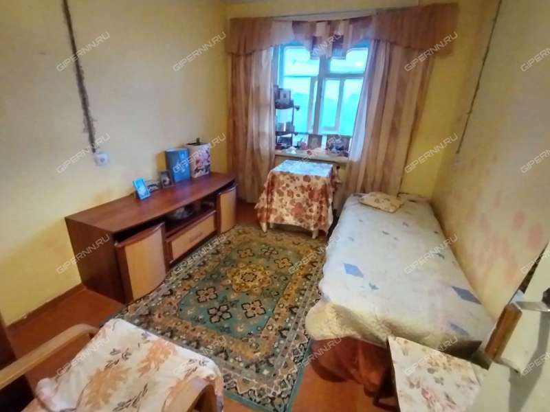 четырёхкомнатная квартира в 2-м микрорайоне дом 3 город Кстово