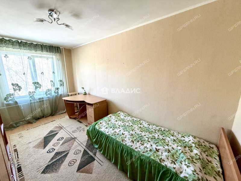 трёхкомнатная квартира на улице Героя Советского Союза Усилова дом 1