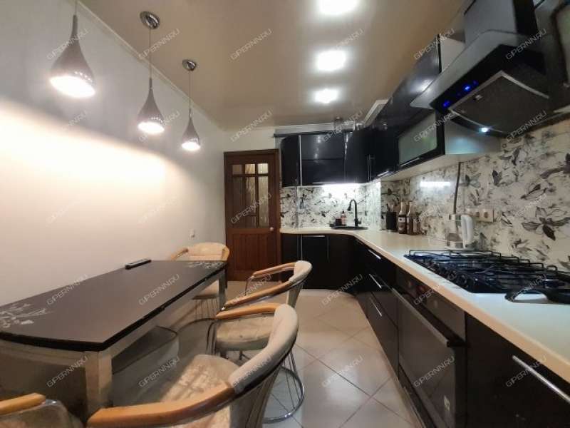 трёхкомнатная квартира на улице Максима Горького дом 152