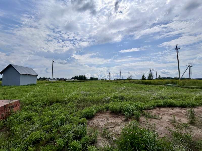 дом на улице Защитников Отечества деревня Каликино