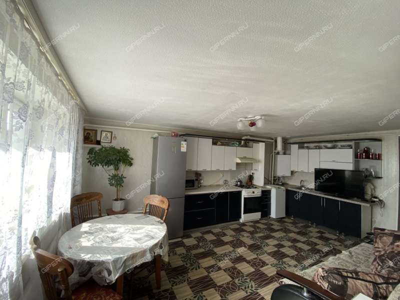 дом на улице Ленина село Работки