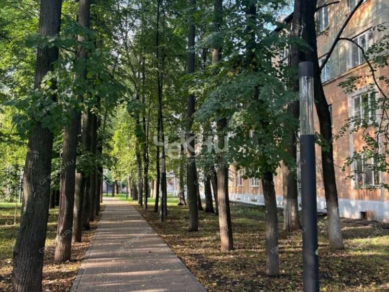 трёхкомнатная квартира на улице Героя Безрукова дом 8