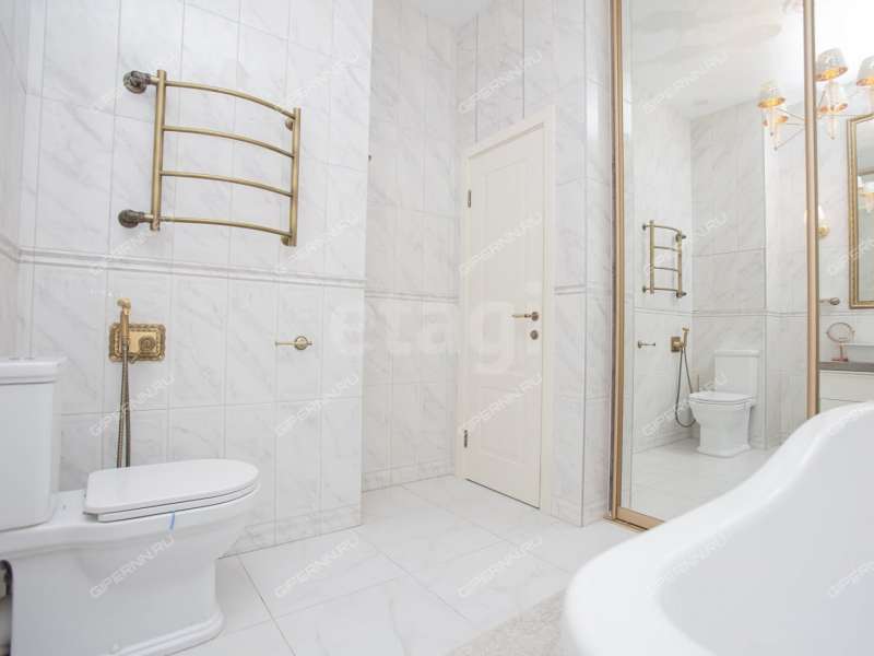 трёхкомнатная квартира на улице Июльских Дней дом 1 к2