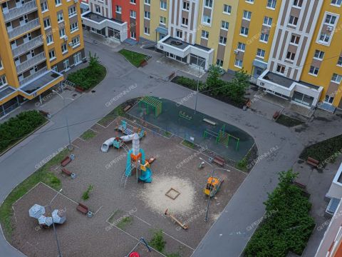 2-komnatnaya-ul-romantikov-d-7 фото