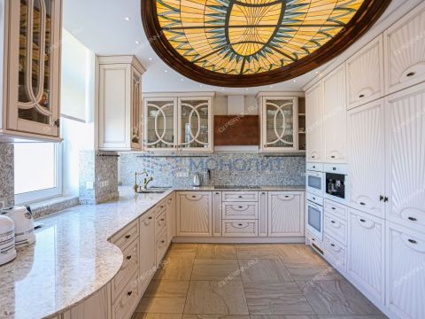 4-komnatnaya-ul-sergievskaya-d-8 фото