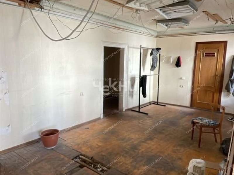 здание под торговую площадь на Ильинской улице