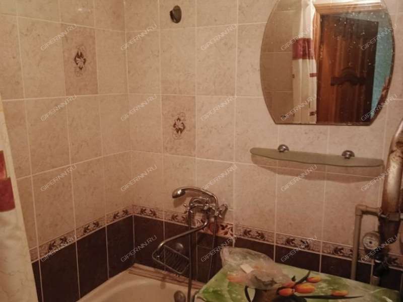 трёхкомнатная квартира на проспекте Бусыгина дом 18