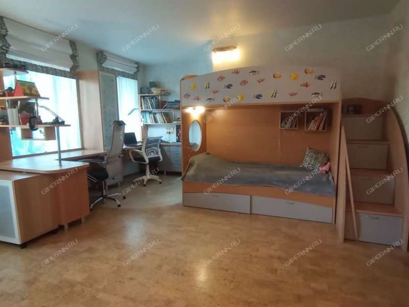 трёхкомнатная квартира на улице Максима Горького дом 232