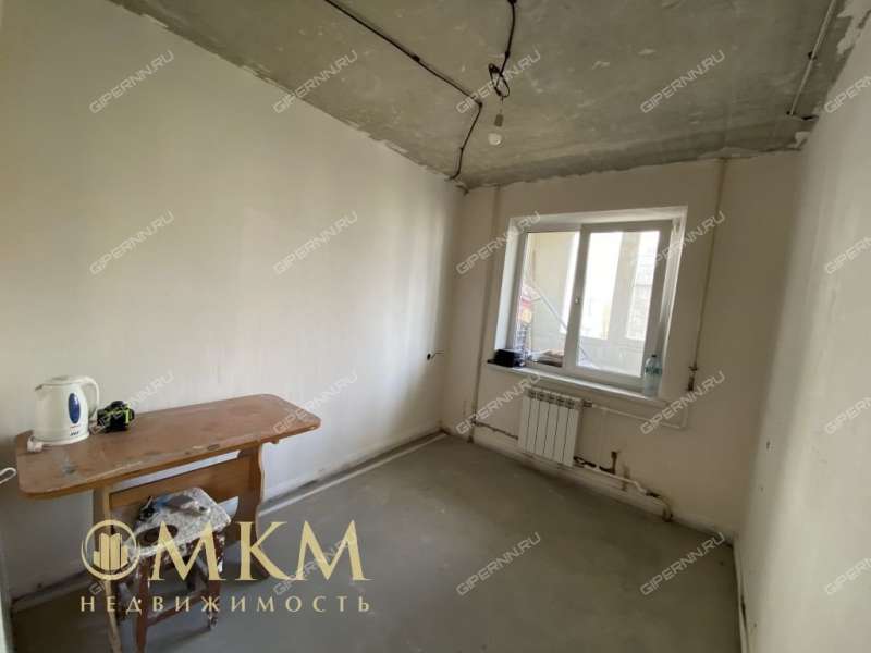 четырёхкомнатная квартира на улице Юлиуса Фучика дом 37