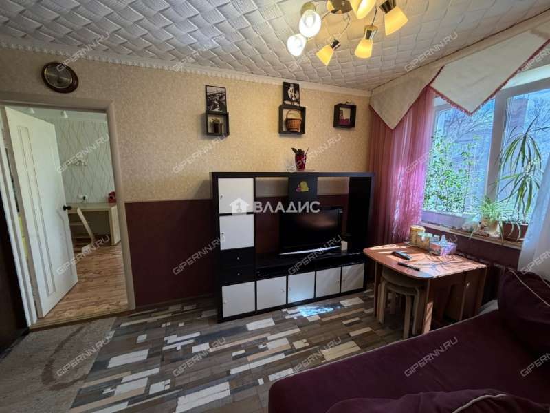 четырёхкомнатная квартира на Артельной улице дом 10А