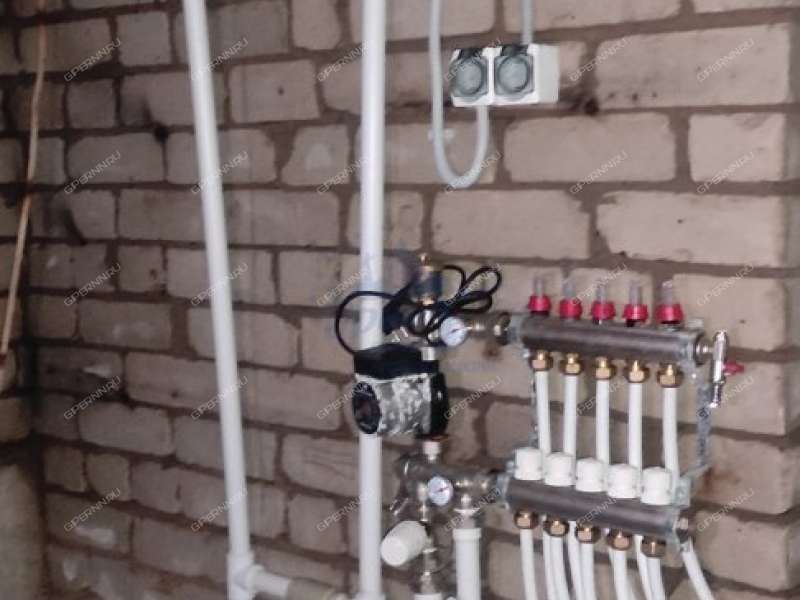 здание под офис, торговую площадь на улице Кирова город Городец