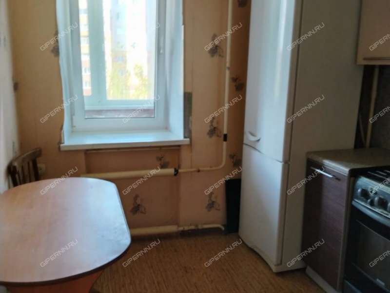 трёхкомнатная квартира в 3-м микрорайоне дом 8 город Кстово