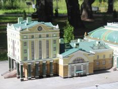 От Кремля до Сахалина. Парк с миниатюрными дворцами открылся на Бору